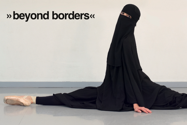 »beyond borders« Adidal Abou-Chamat, Fotografie, Zeichnung, Video